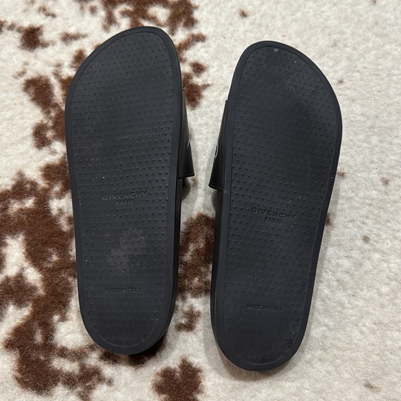 GIVENCHY Black Paris Flat Sandals - Picture 5 of 11